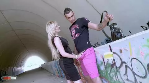 Vollbusige rumänische Ivana Rosano im Freien ficken photo 02