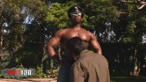 Schwarzes Leder für weißen Fagot photo 01