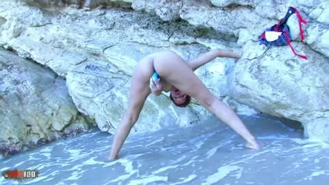 Jana Montada und Terry Kemaco ficken am Strand photo 02