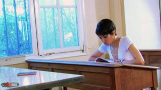Arabischer teenager in schulun