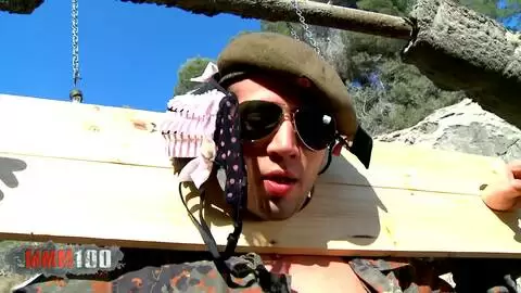 Zwei perfekte Schlampen, Jenny Hard und Mademoiselle Justine, teilen sich einen guten Militärschwanz photo 04