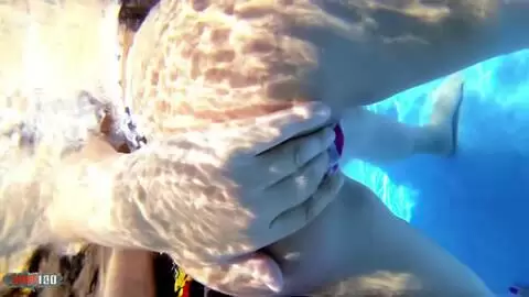 Jesyka Diamond Unterwassersex im Pool und fauler Fick auf der Couch photo 02