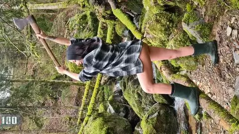 Spanische Pornodarstellerin Jordan Perry Fotoshooting mit einer Axt