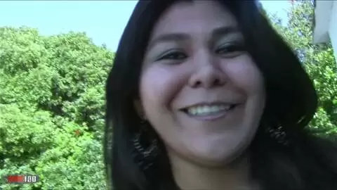 Leo Galvez feiert, indem er die schöne Bolivianerin Julia Morgan fickt photo 01