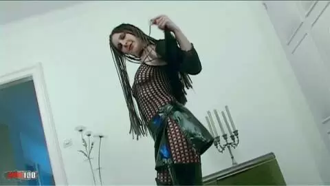 Fotosession mit der großartigen Französin Katia in Wathose und Netzoutfit photo 01