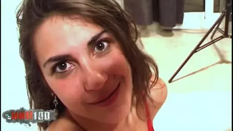 Kim ist eine wundersch&ouml;ne Br&uuml;nette mit einem L&auml;cheln und einem Blick, der zum Laster einl&auml;dt! Sie liebt es, in den Arsch geschraubt zu werden! photo 16