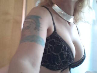 Lady Athena : HQ in voller Größe Foto 