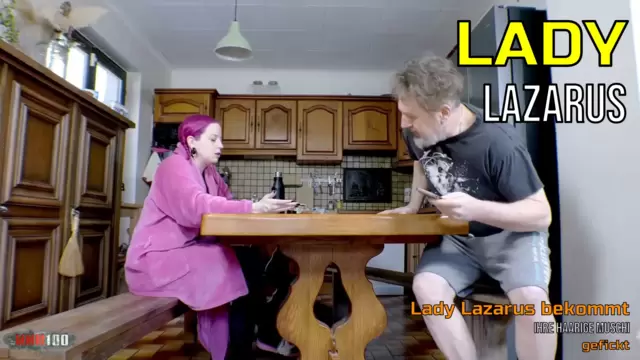 Lady Lazarus bekommt ihre haarige Muschi gefickt