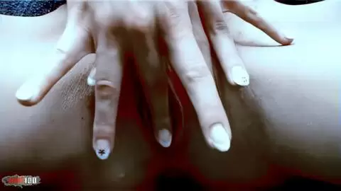 Schöne Blondine, die Tiger spielt photo 16