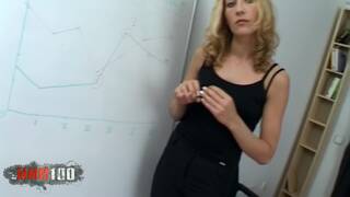 Margaux, sexy lehrerin, macht 