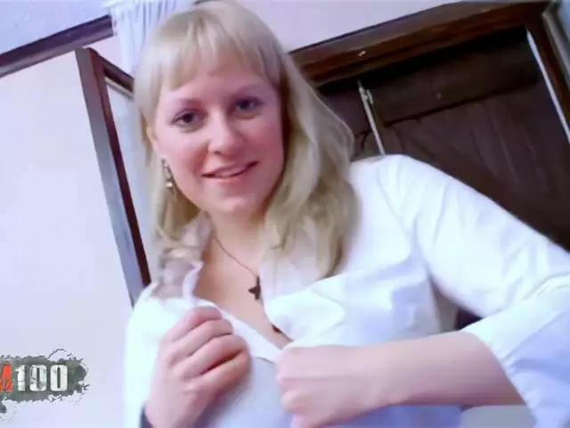 Die französische Lavandra May heißer Striptease photo 1