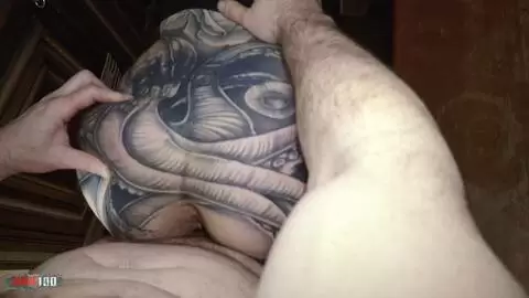 Die tätowierte französische MILF Lexy Karma bläst und fickt in der Küche photo 11