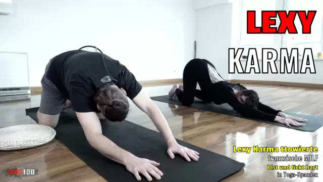 Lexy Karma tätowierte französische MILF bläst und fickt hart in Yoga-Spandex