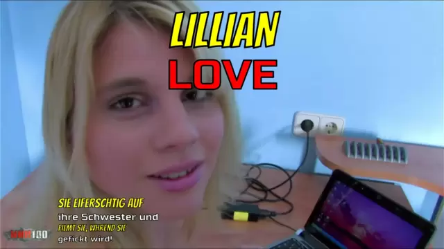 Sie eifersüchtig auf ihre Schwester und filmt sie, während sie gefickt wird