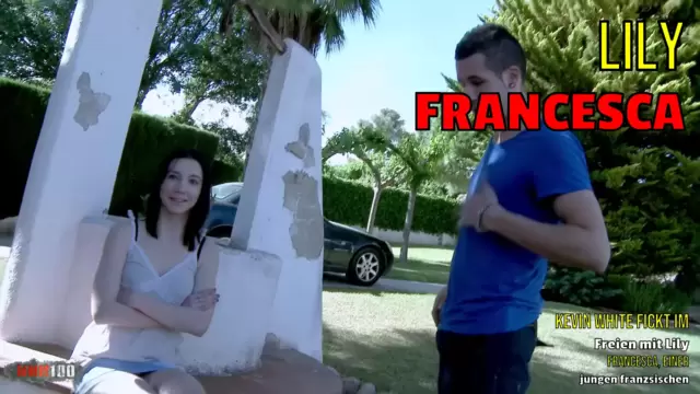 Kevin White fickt im Freien mit Lily Francesca, einer jungen französischen Studentin