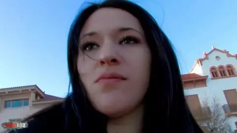 Wunderschöne Französin mit großen natürlichen Titten und verrücktem Körper wird in einer Bar gefickt photo 01