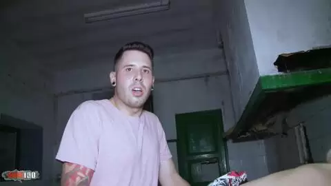 Kevin White fickt mit Liz Rainbow in einem verlassenen Haus photo 06