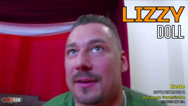 Erste Doppelpenetration für die junge französische Amateurin Lizzy Doll