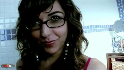 Heiße Nacht: Lou Charmelle, französische Pornostarin, bekommt Analverkehr und einen heftigen Fick.
 photo 03