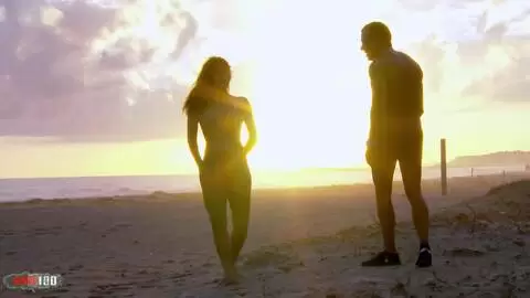 Die erhabene Spanierin Lucia Nieto fickt an einem öffentlichen Strand photo 16