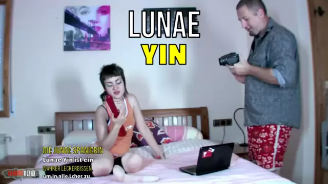 Die junge Spanierin Lunae Yin ist ein wahrer Leckerbissen, um in alle Löcher zu schlagen