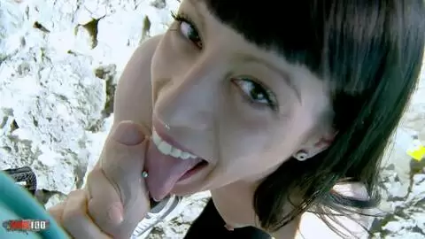 Outdoor-Fick mit dem süßen jungen Latina-Babe Luzy MISS photo 01