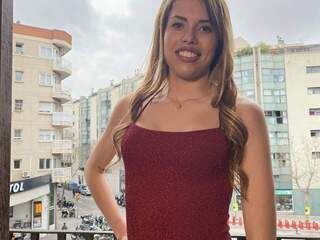 Macarena Lewis : HQ in voller Größe Foto 