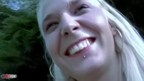 Ficken mit der umwerfenden französischen Blondine Mallory Moore photo 04