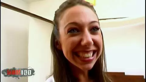 Alex fickt Marie Lynne, eine schöne junge Französin mit großen natürlichen Titten photo 01