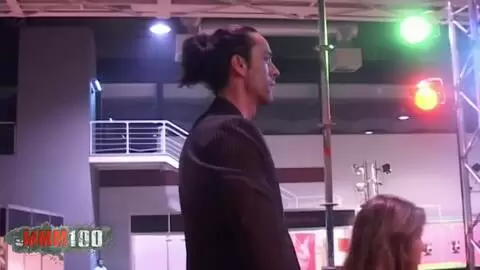 Marlon, der mit zwei heißen Girls live auf der Bühne fickt photo 01