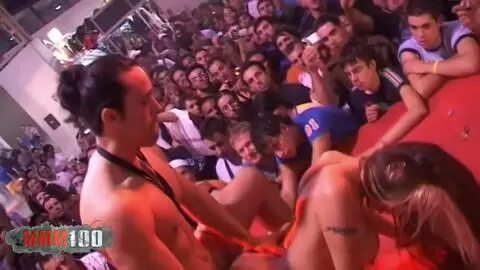 Marlon, der mit zwei heißen Girls live auf der Bühne fickt photo 07