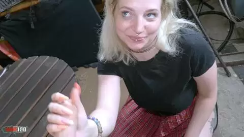 Nur Anal in der Garage: Junges Girl Matylde wird von Terry gefickt photo 1