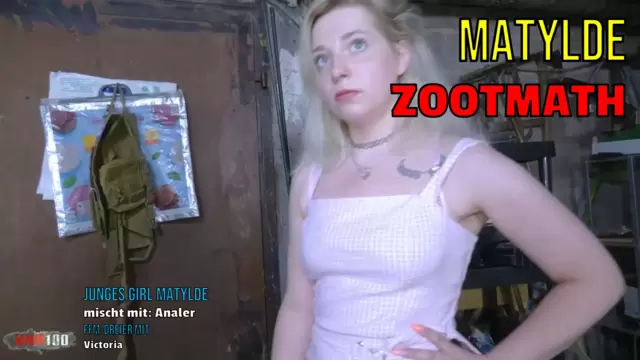 Junges Girl Matylde mischt mit: Analer FFM-Dreier mit Victoria