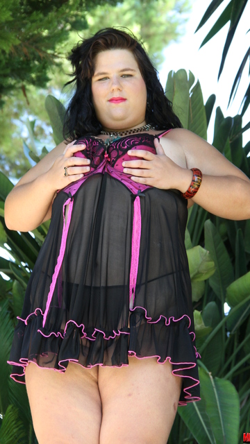 Megan Monster Free Sexy Photo #001