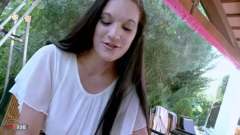 Sex auf dem Sofa mit der mageren französischen Brünetten Megan photo 01