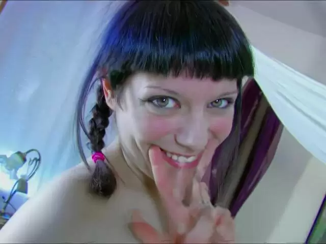 Melody Sweet die heiße spanische zieht sich aus photo 1
