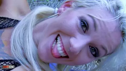 Tätowierte Blondine wird in den Arsch gefickt photo 06
