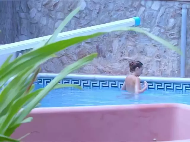 Missguapa - Missguapa am Pool photo 2