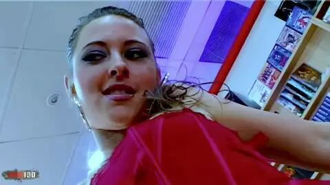 Das intensive Analabenteuer der zierlichen Französin Moana Mendez in einem Videoclub mit Jorge Fernandez photo 04