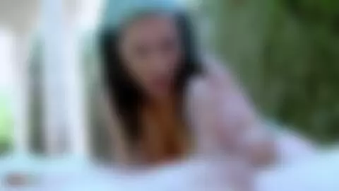 Hot gipsy milf doing a handjob