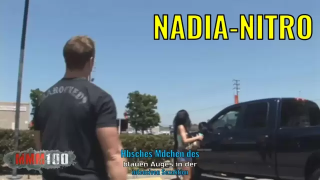Hübsches Mädchen des blauen Auges...