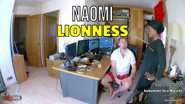 Naomi Lionness bekommt ihre Muschi und ihren Arsch ausgekugelt