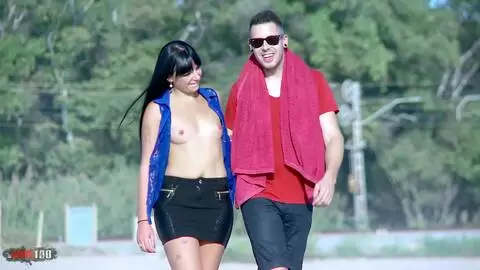 Die französische Schönheit Natacha Guapa wird an einem öffentlichen Strand in den Arsch gefickt photo 01