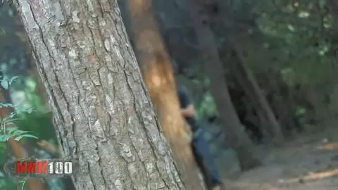 Ein Voyeur filmt einen Typen, der sich im Wald einen blasen lässt photo 6