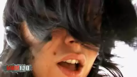 Nikita Eine süße junge französische Amateurin wird tief auf dem Bett in den Arsch gefickt photo 15