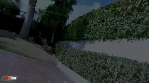 Das junge spanische Luder Nikki Litte pisst auf einen älteren Schwanz photo 16