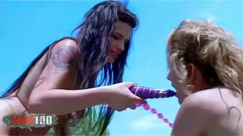 Nikky Blonde, Nina Roberts & Axelle Mugler Lesbentrio photo 09