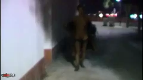 Nina Lisa pinkelt nachts auf der Straße! photo 14