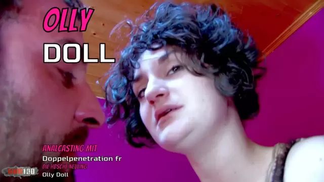 Analcasting mit Doppelpenetration für die hübsche Neuling Olly Doll