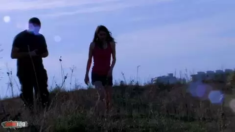 Ein schöner Fick an einem öffentlichen Strand mit der jungen Französin Pauline Cooper photo 01